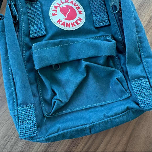 Fjallraven kanken sling in arctic green - Picture 2 of 5